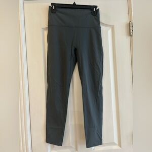 Savvi Olive Activewear Leggings – Size L – Great Condition